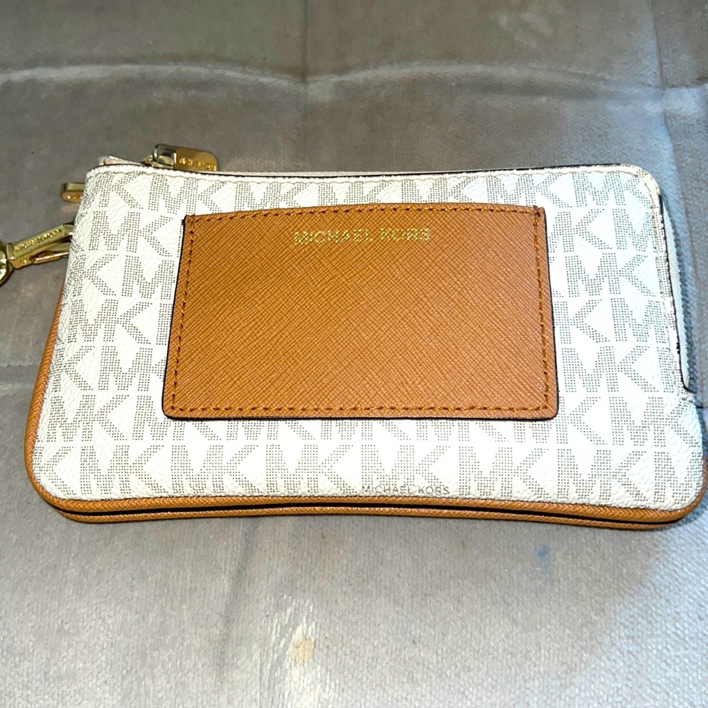 Like New Michael Kors Wallet